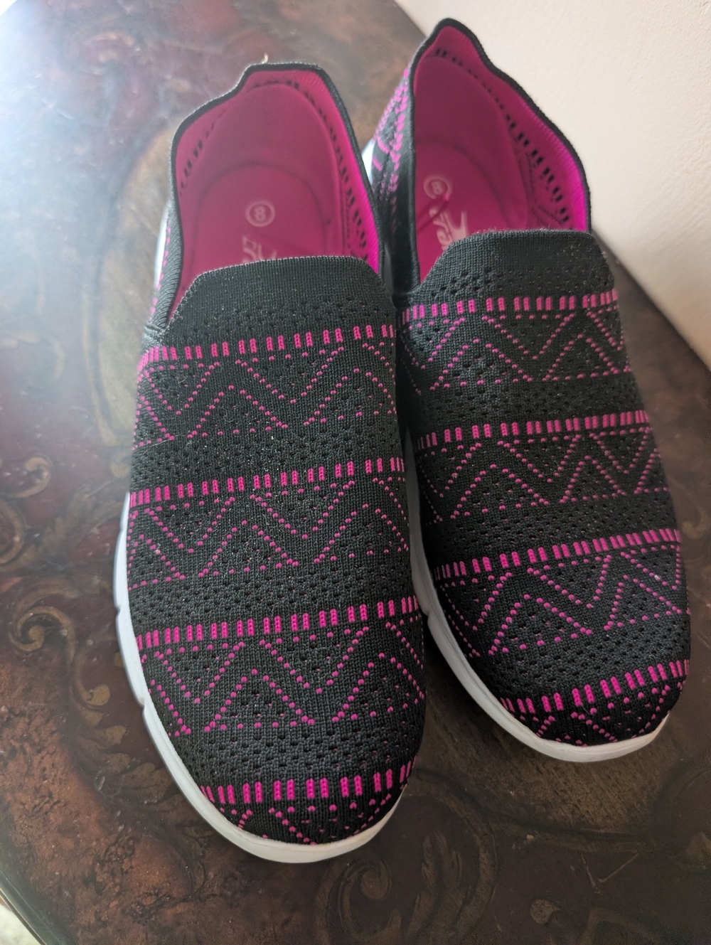 CRANE Women’s Slip-On Knit Sneakers Memory Foam Size 8